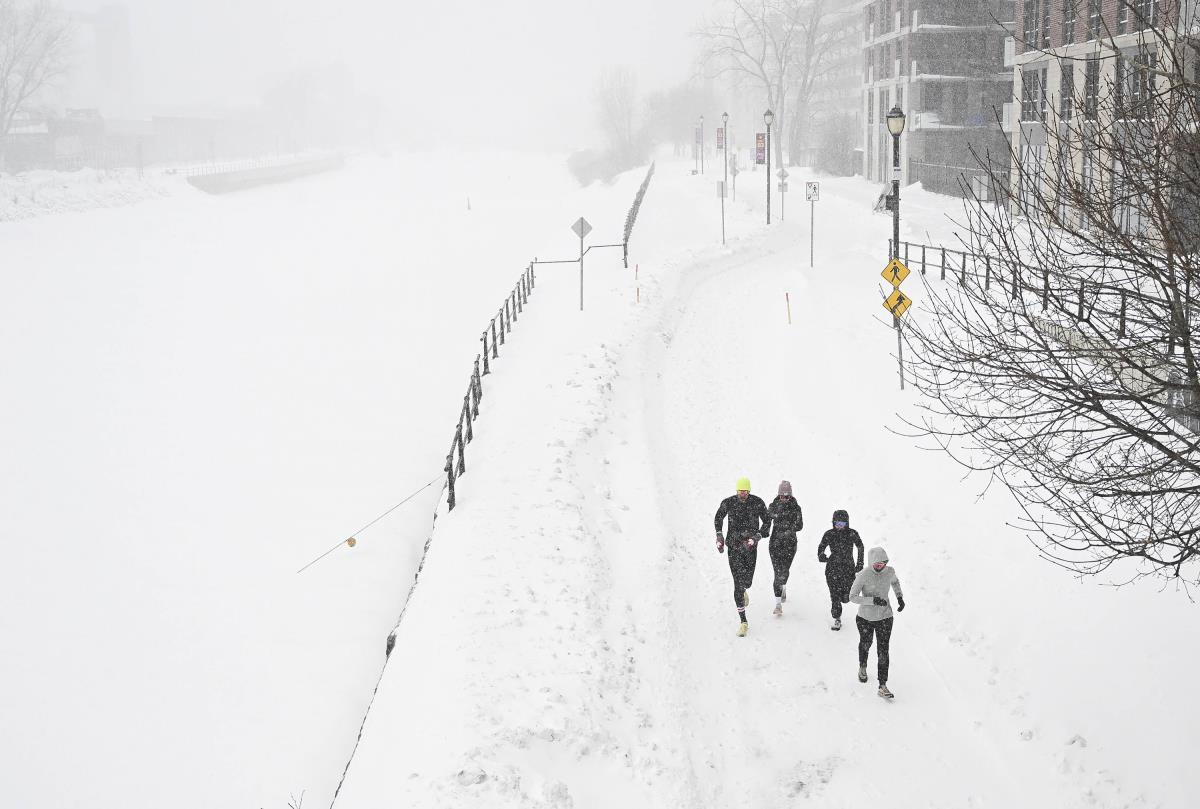 us02 AP Graham Hughes.jpg