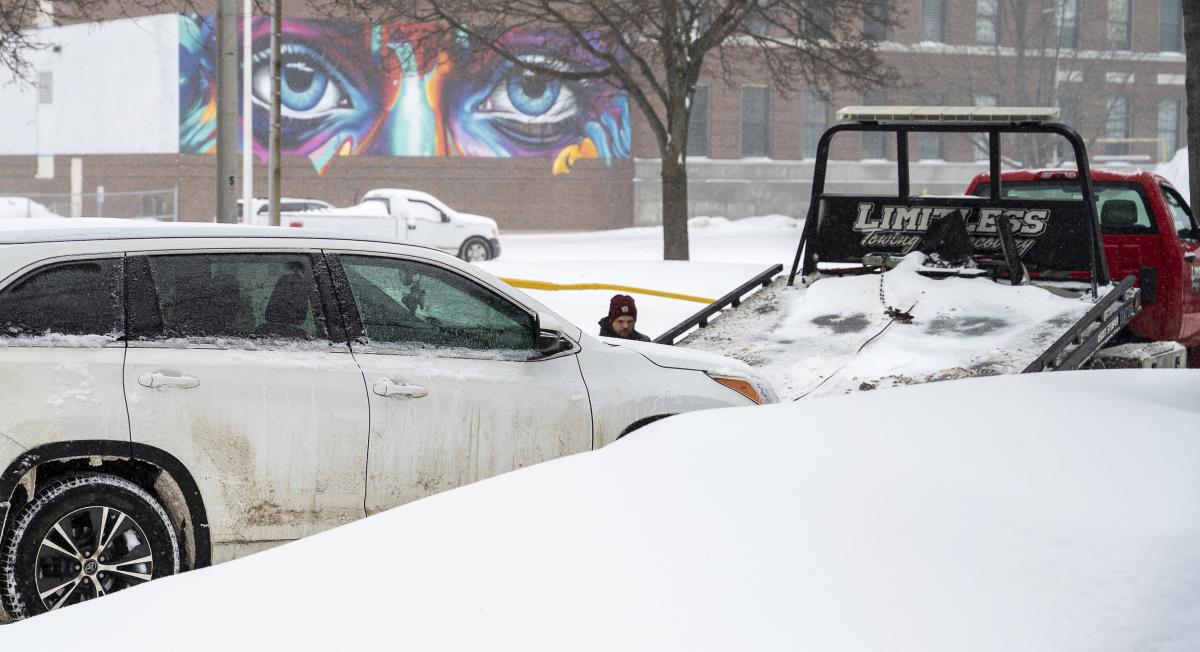 us01 AP Russ Dillingham.jpg