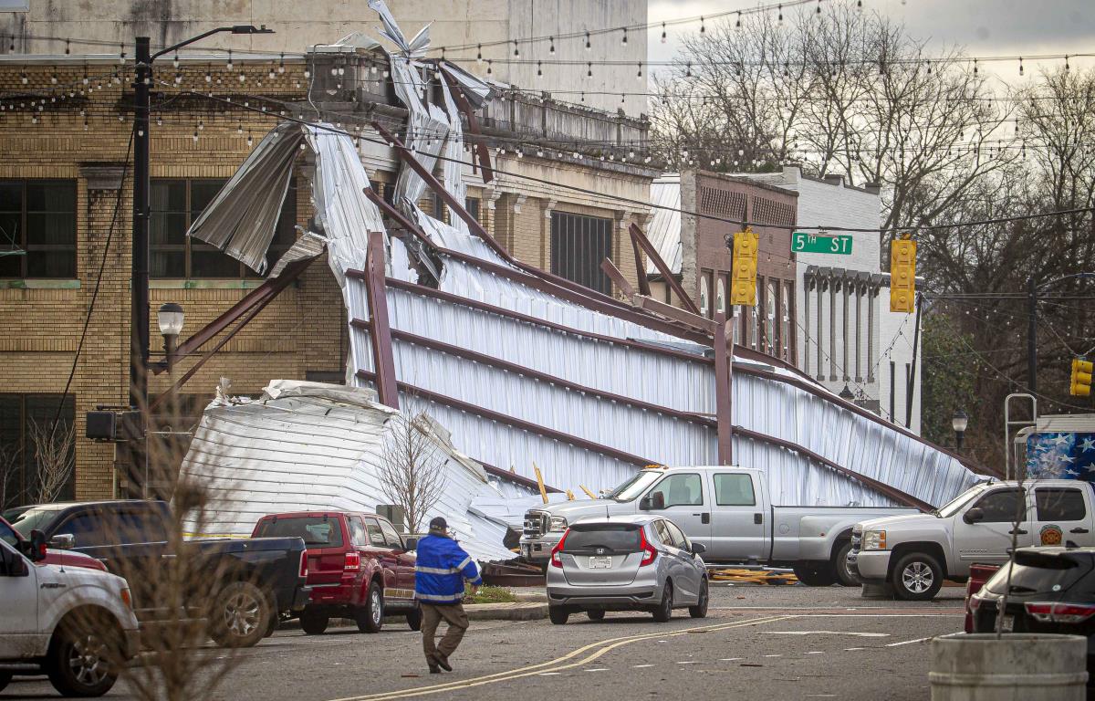 us01 AP Dan Busey.jpg