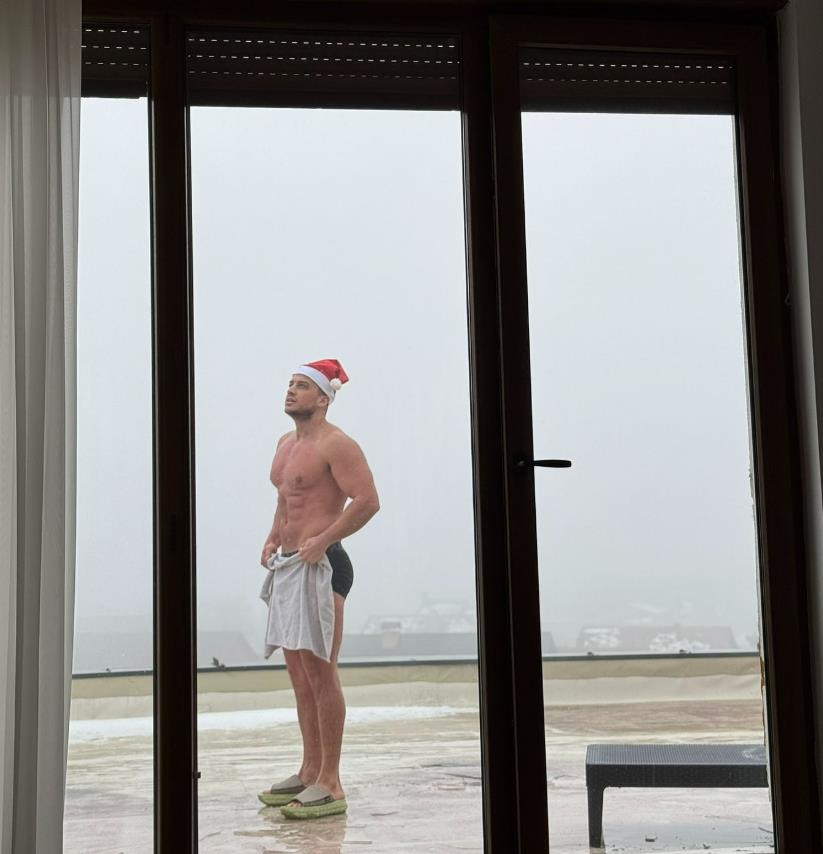 David Dragojević ne prestaje sa golotinjom