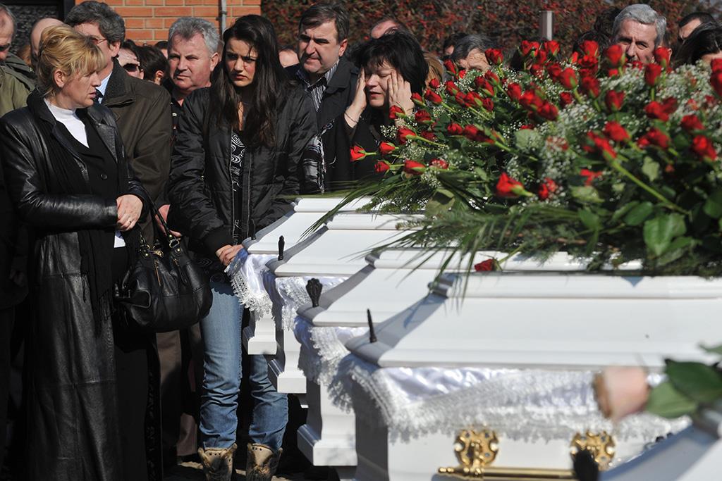 Sahrana zrtava pozara u kafe Laundz foto Dado Djilas  10.jpg