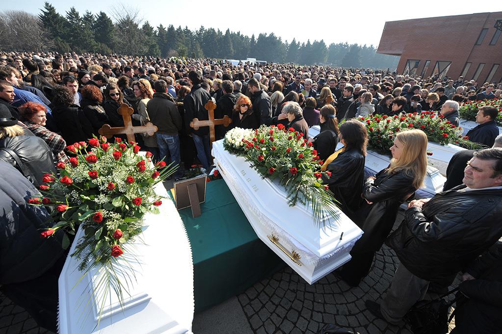 Sahrana zrtava pozara u kafe Laundz foto Dado Djilas 6.jpg