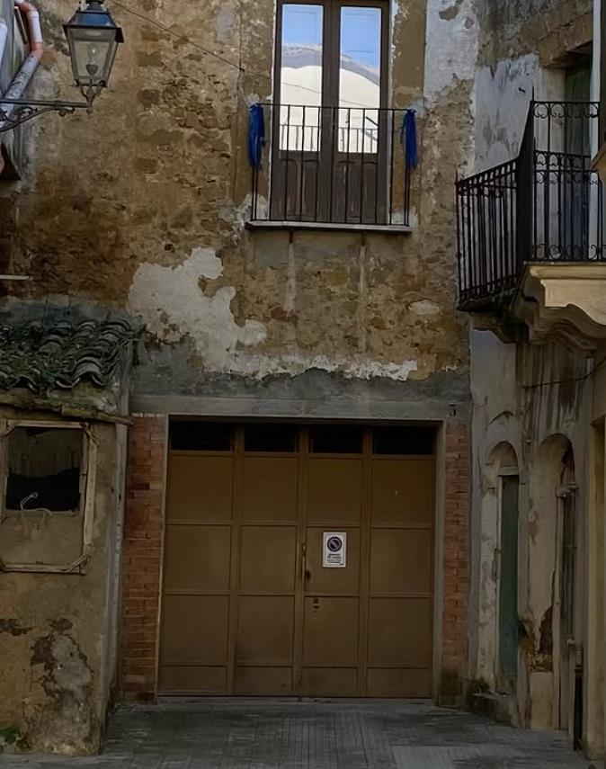 Kupila kuću koja se raspadala i renovirala je