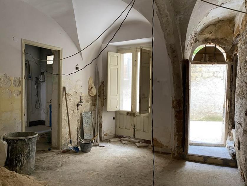 Kupila kuću koja se raspadala i renovirala je