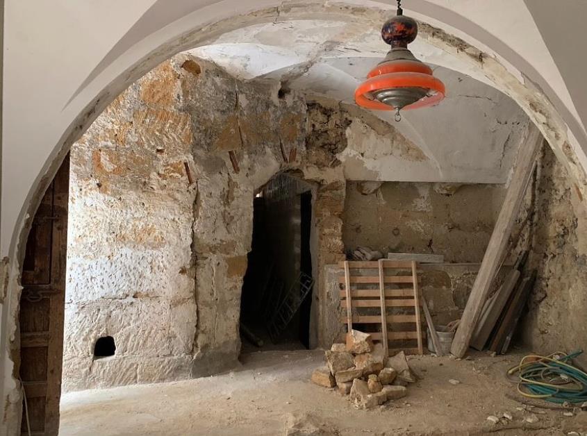 Kupila kuću koja se raspadala i renovirala je