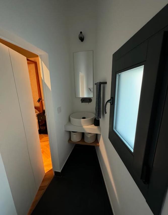 Kupila kuću koja se raspadala i renovirala je