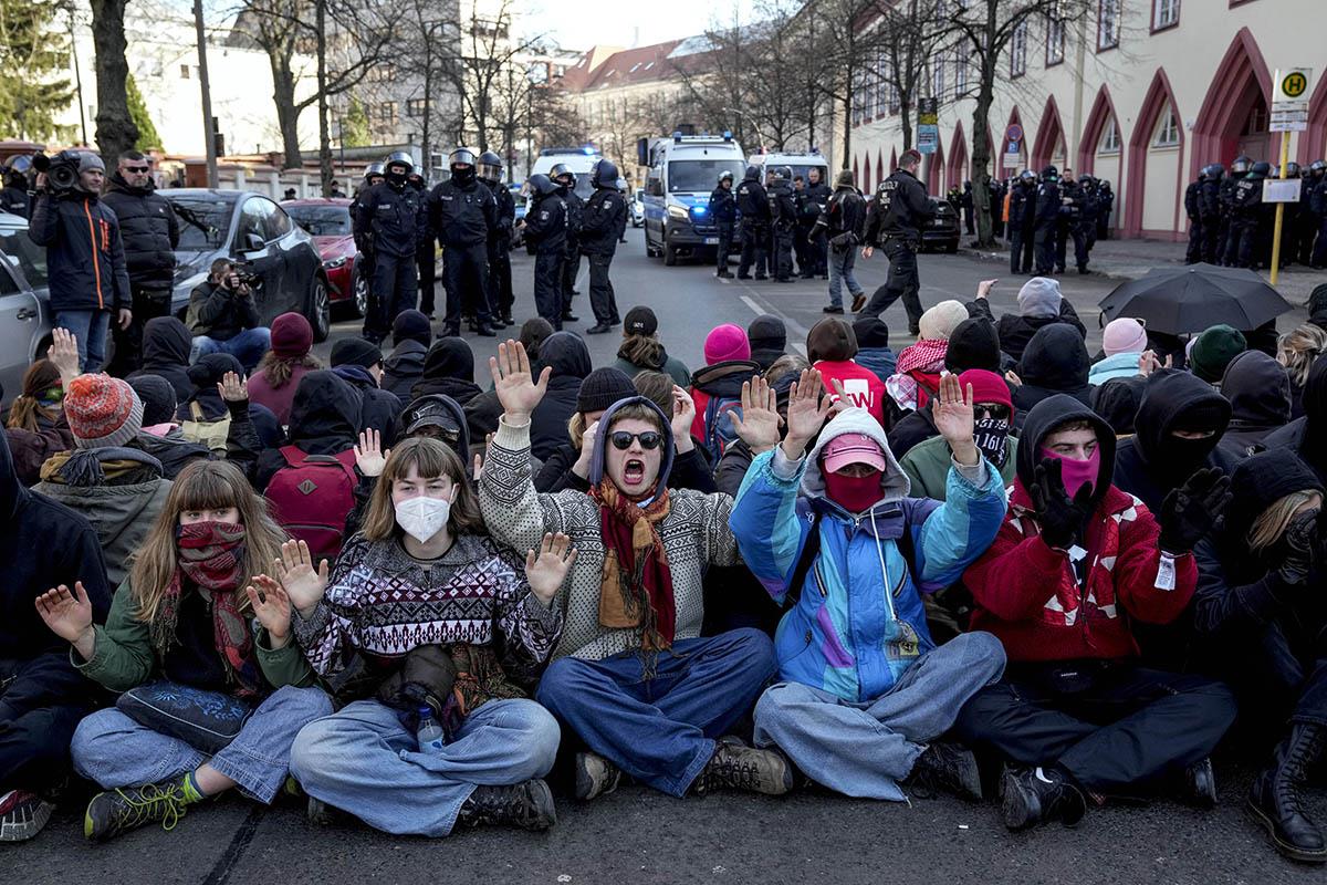 x09 AP Ebrahim Noroozi.jpg