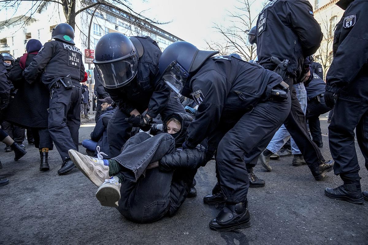 x07 AP Ebrahim Noroozi.jpg