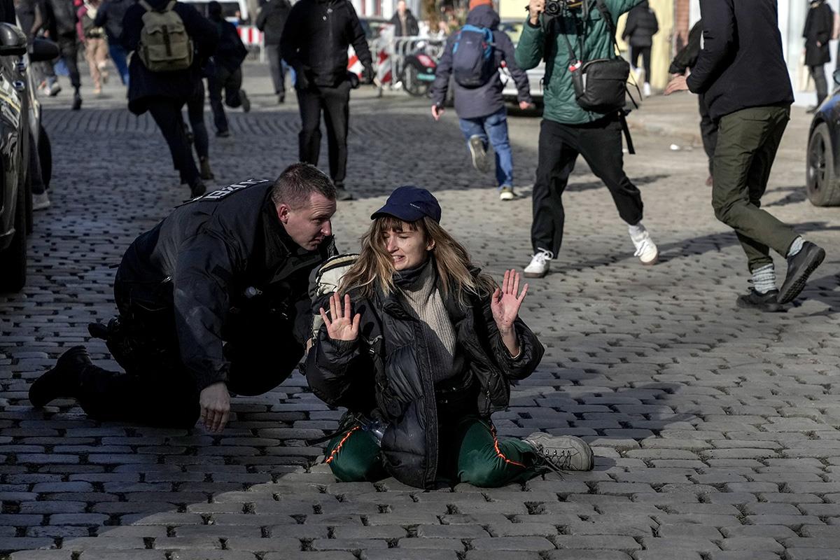 x03 AP Ebrahim Noroozi.jpg