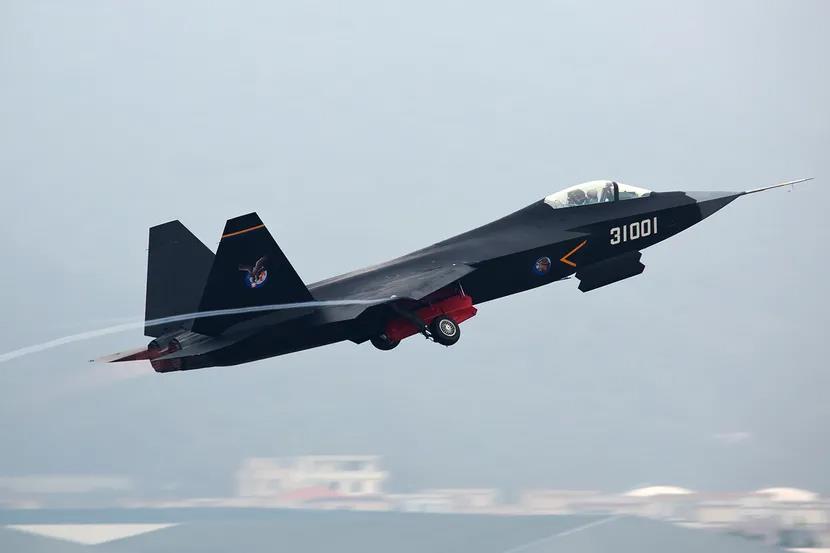 shenyangj-31f60at2014zhuhaiairshow-830x0 copy.jpg