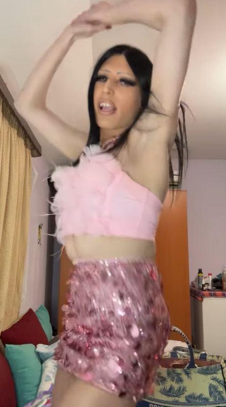 Transrodna influenserka pomenula Baku Praseta