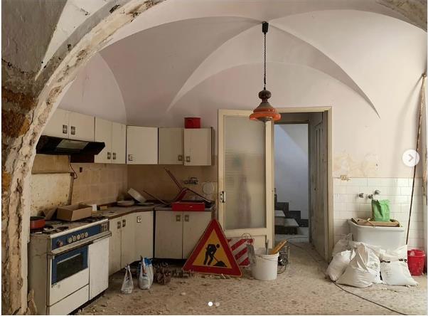 Kupila kucu za 1 euro - pre 6.png