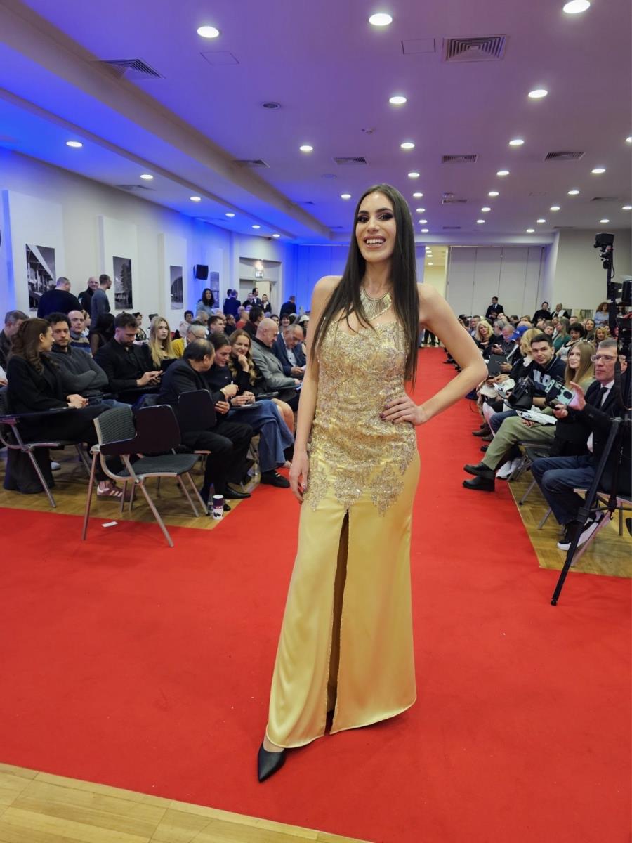 DALIJA - s žirijem i publikom.jpeg