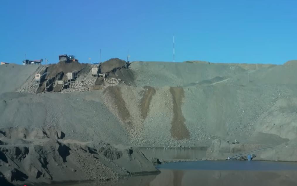 Grad La Rinkonada u Peruu 4.png