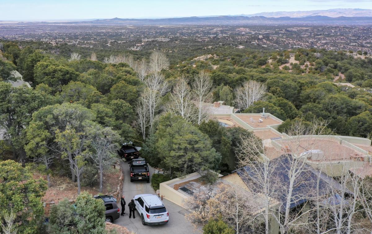 101 AP Roberto E Rosales.jpg