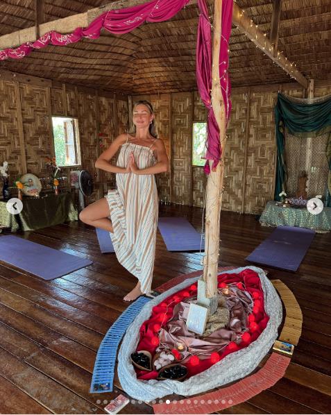 Zara MekDermont na Tajlandu 9.png