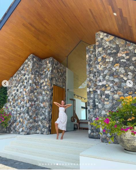 Zara MekDermont na Tajlandu 5.png