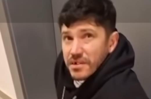 Legendarni fudbaler spiskao sve pare, majka ga izdržava