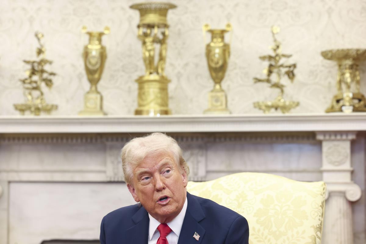 1108 EPA Jim Lo Scalzo  Pool.jpg