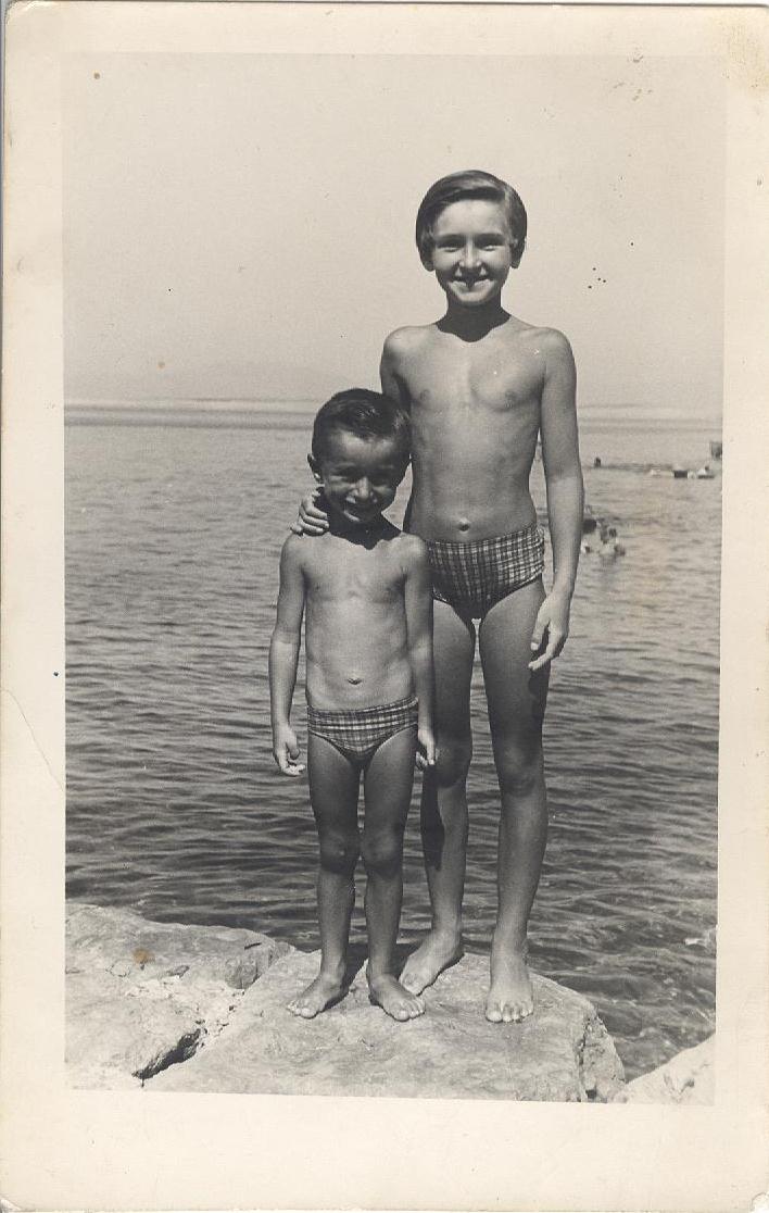 sasa popovic kao dete foto privatna arhiva (1).jpeg