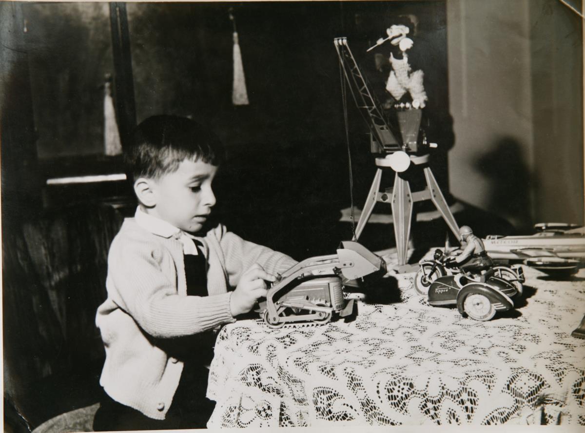 sasa popovic kao dete foto privatna arhiva (5).JPG