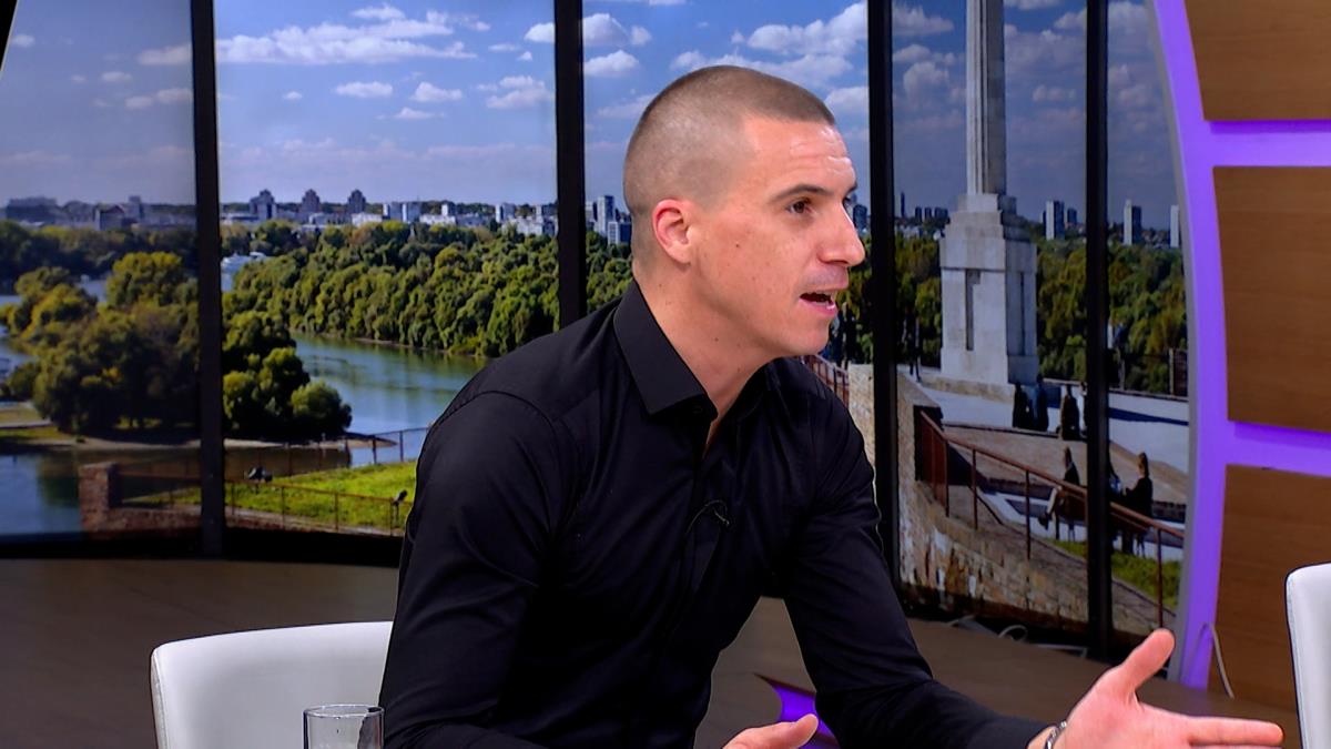 PULS CLEAN.02_45_04_03.Still005.jpg