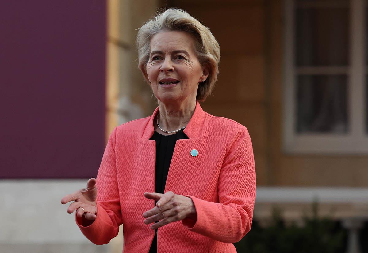 xxx01 EPA Neil Hallpool.jpg