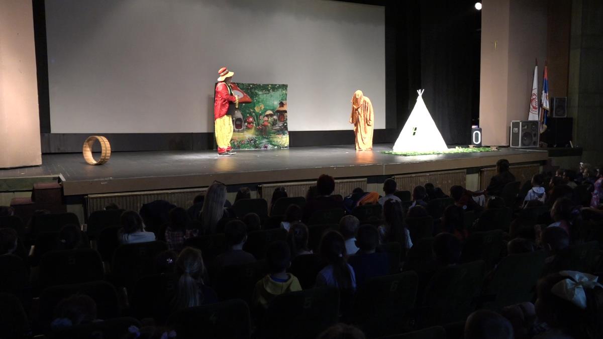 Dečija predstava iz BG.jpg