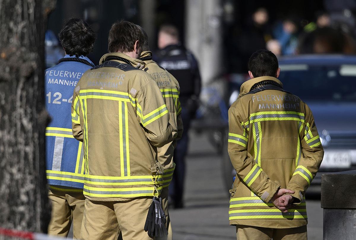 x02 AP Boris Roessler.jpg