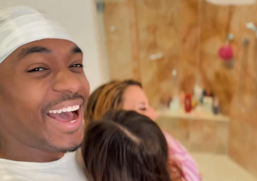 Mama i ćerka trudne 5.png