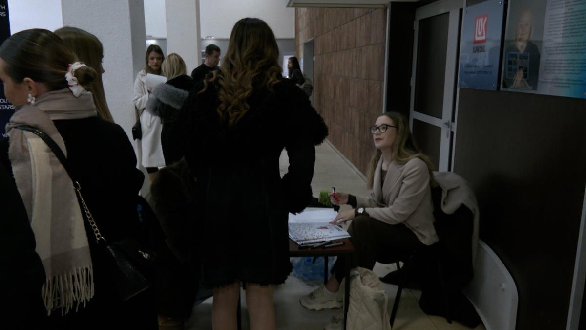 puls clean.01_41_58_12.Still024.jpg