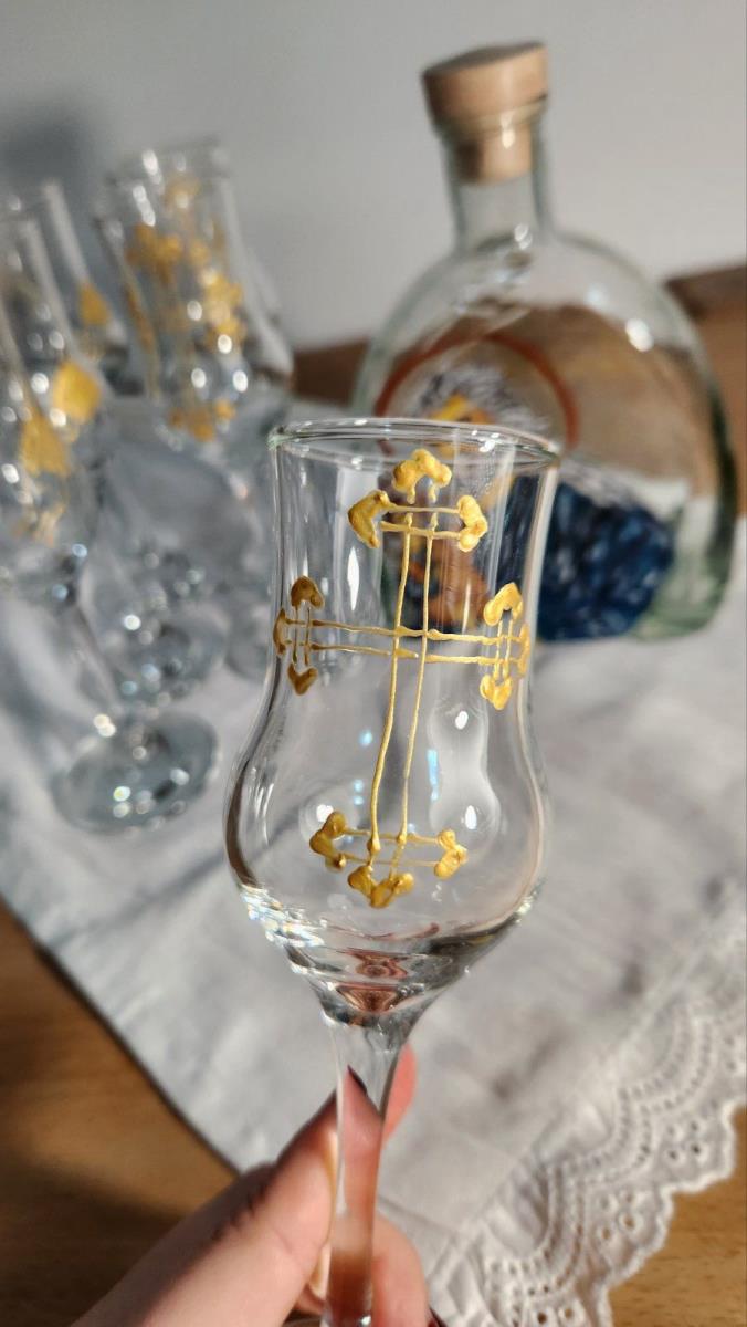 Ova Novosađanka danju nosi beli mantil, a uveče rukama stvara čudesa