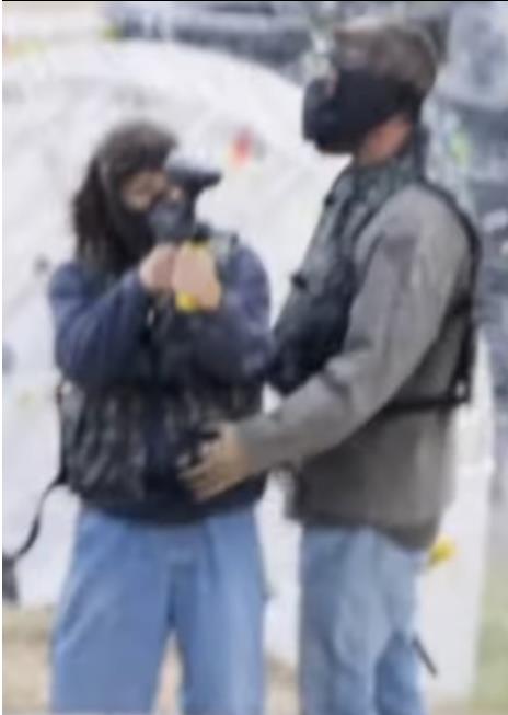 Dženifer Garner i Ben Aflek na pejntbolu 5.png