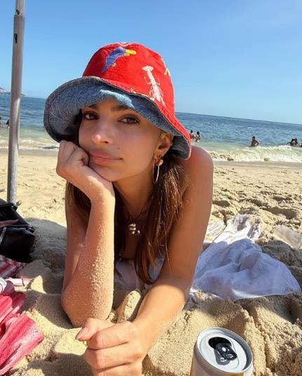 Emili Ratajkovski na karnevalu u Riju