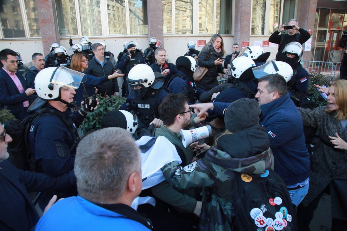 x12 Beta Milos Miskov.jpg