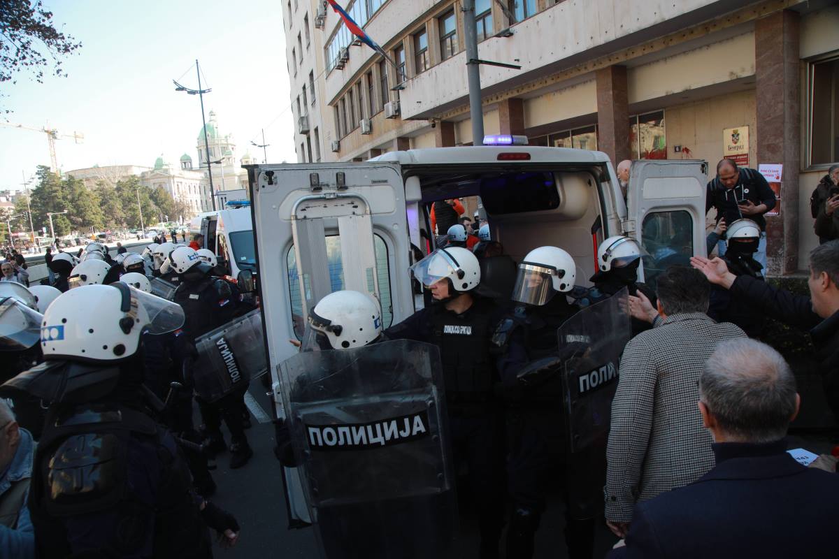 x10 Beta Milos Miskov.jpg