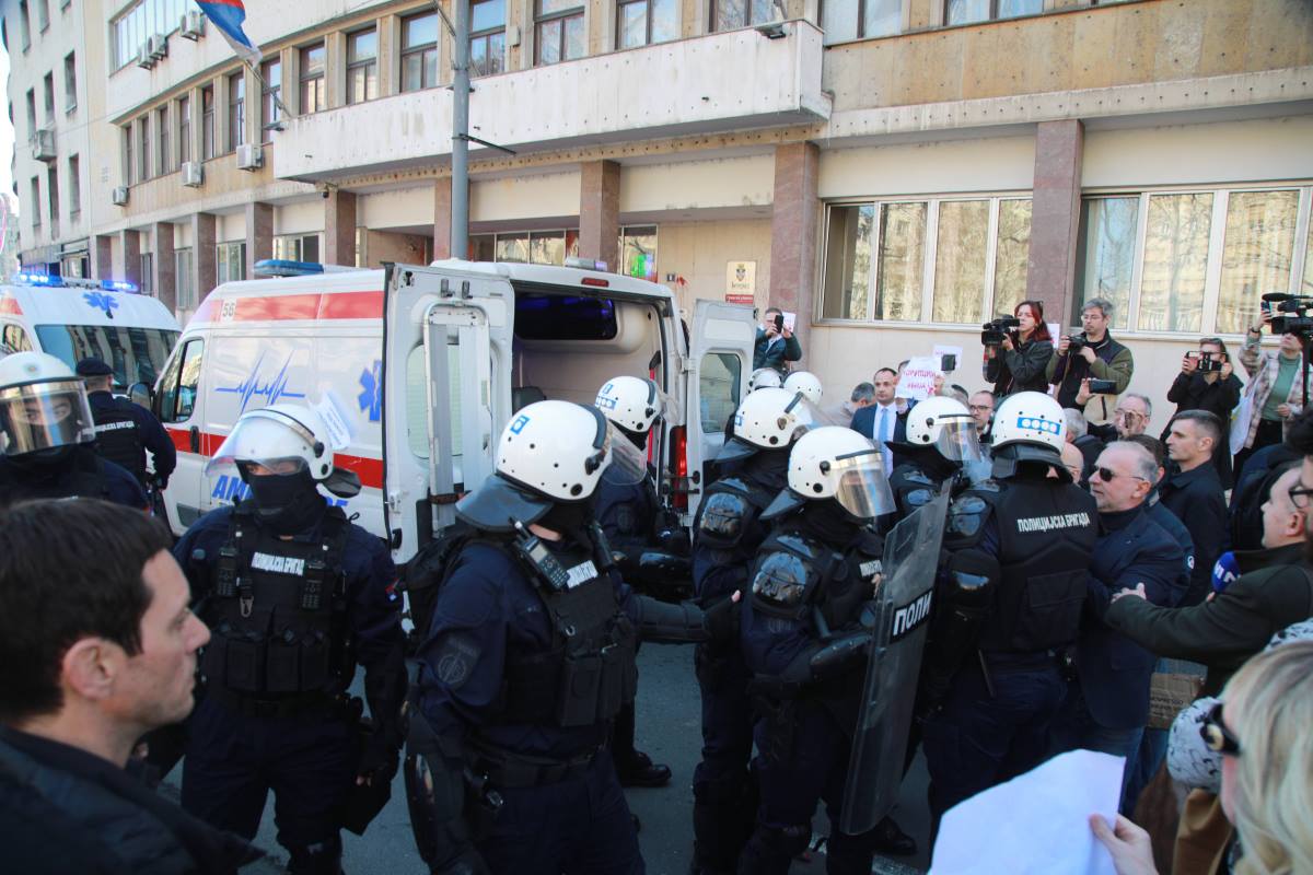 x16 Beta Milos Miskov.jpg