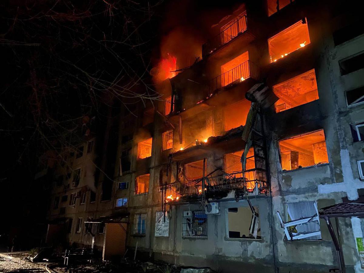 Glf5PmKXAAAS7VI copy.jpg