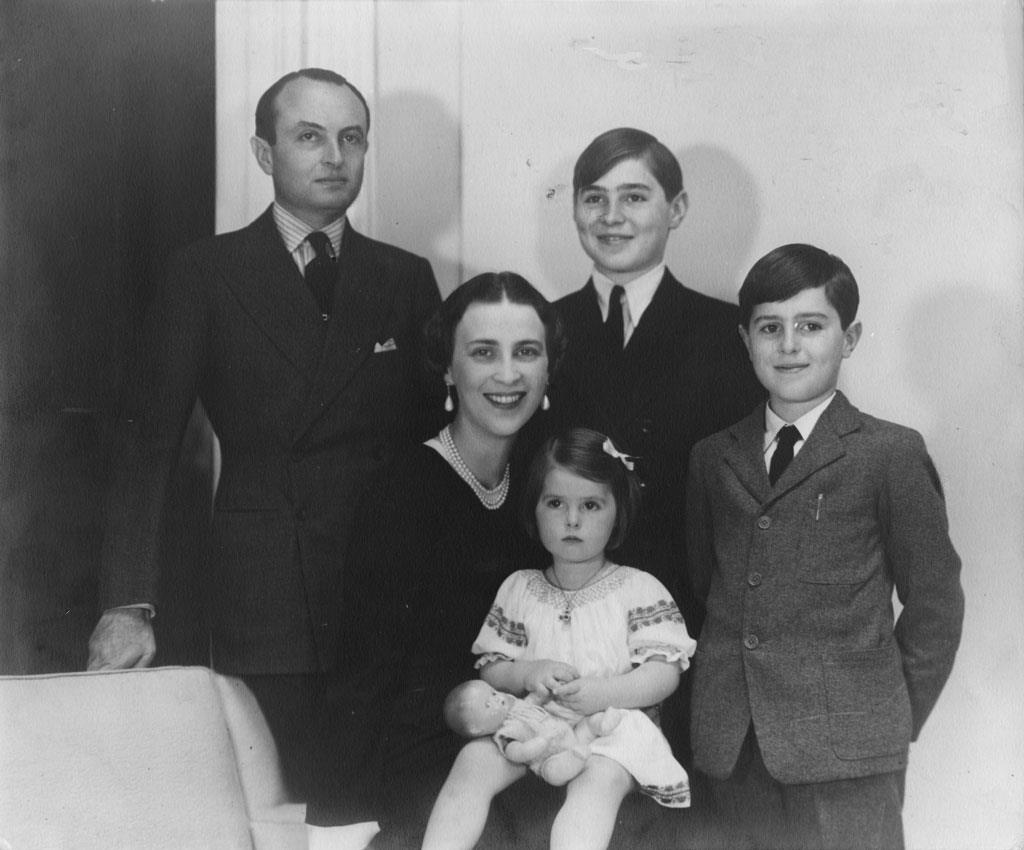 Knez Pavle Karađorđević sa porodicom