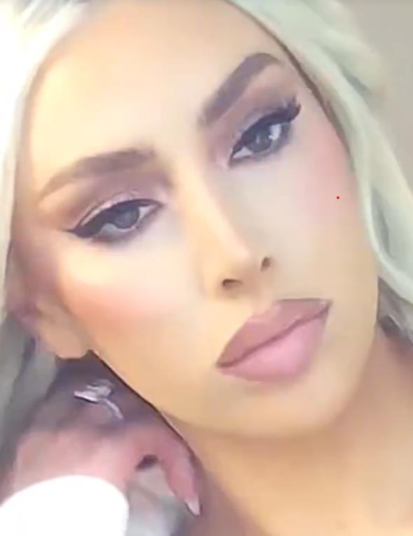 Melina Kalaj neodoljivo podseća na Kim Kardašijan