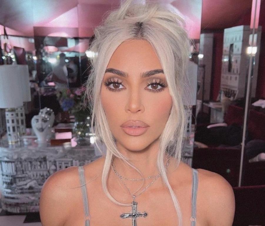 Kim Kardašijan barbi izgled i punđa