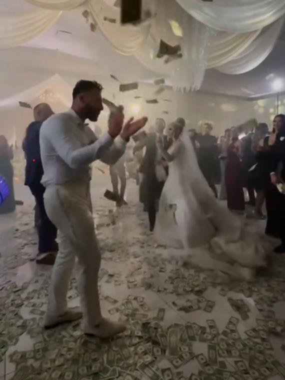 Pare pljušte kao kiša na svadbi