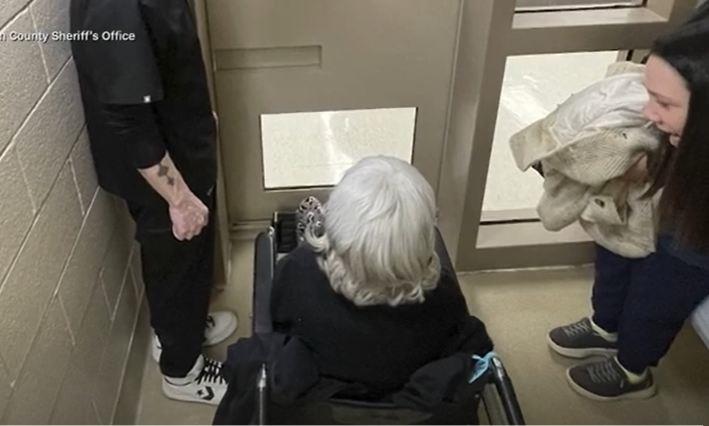 Baka 104 rođendan proslavila u zatvoru 5.jpg