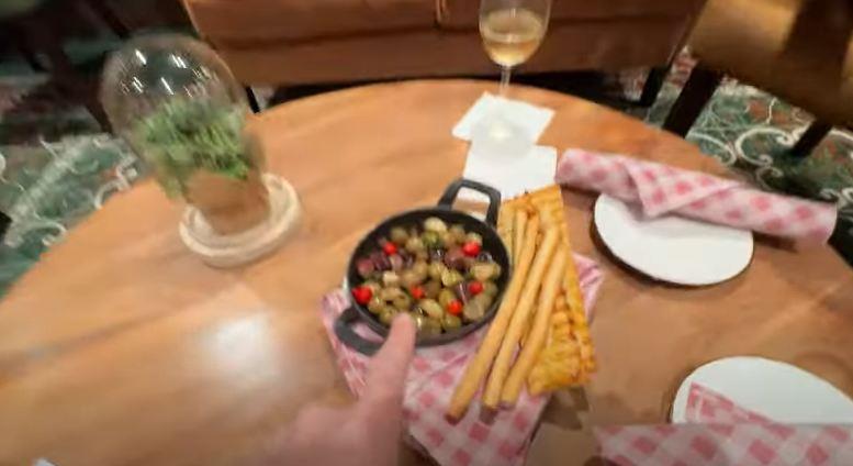 Jutjuber Brajan Džejms o vezama na kruzerima 3.jpg