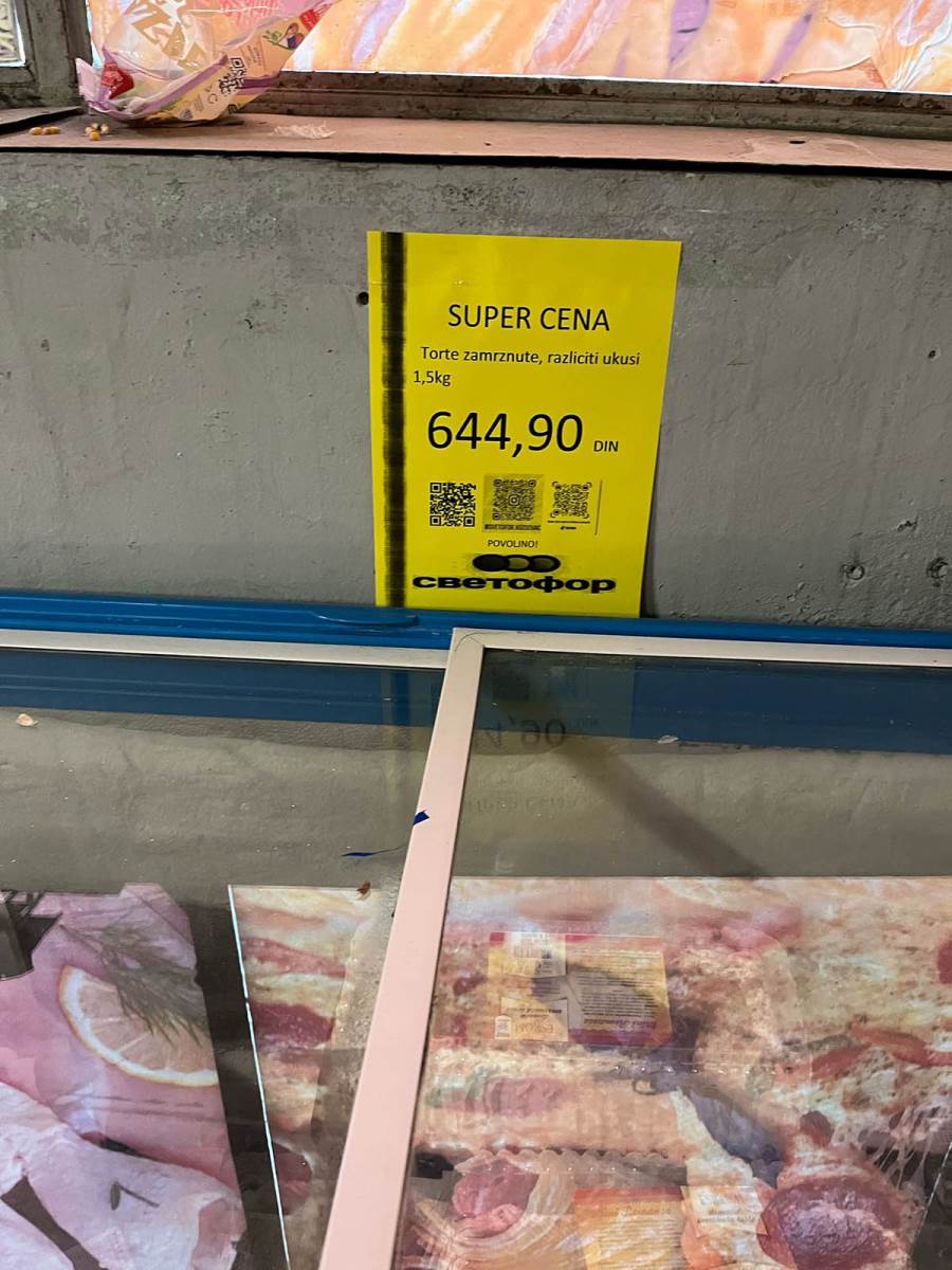 Cene hrane i kućne hemije, friteza na vruć vazduh u ruskom marketu Svetofor