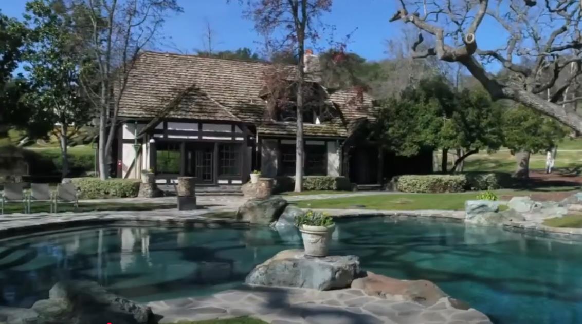 Majkl Džeksonov ranč 7.png