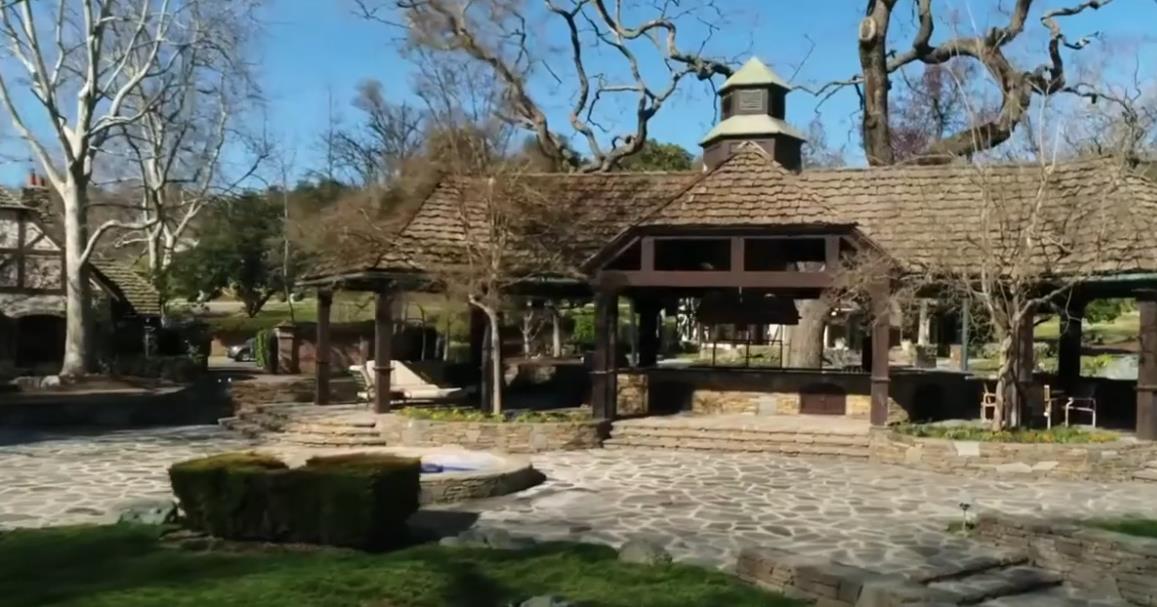 Majkl Džeksonov ranč 5.png