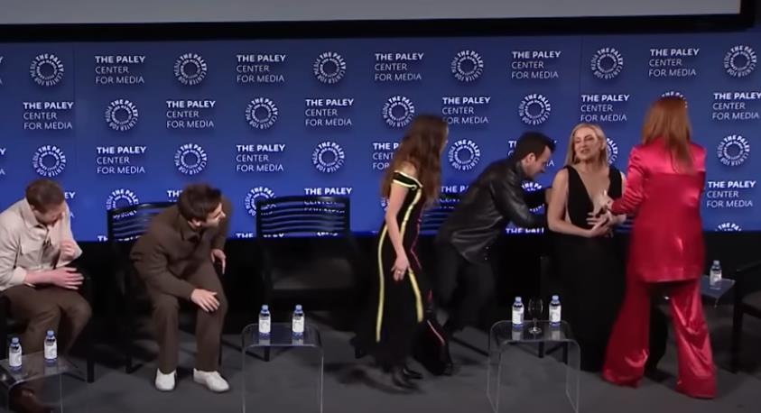 Kejt Hadson imala incident sa haljinom uživo u programu 3.png