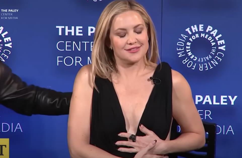 Kejt Hadson imala incident sa haljinom uživo u programu 2.png