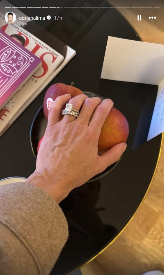 Lima je pokazala verenički prsten i burmu